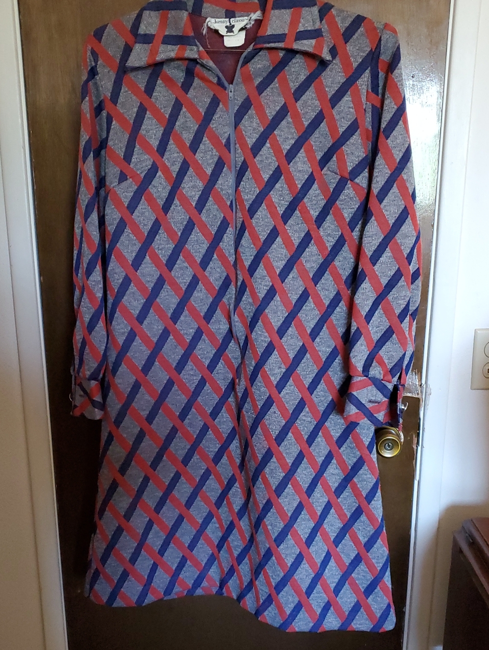 Classic Sz 16 Knit Dress Red and Navy Basketweave design On Gray Vintage Zipper